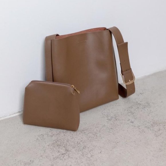 Minimalist Olive Vegan Tote Bag - Picture 2 of 4